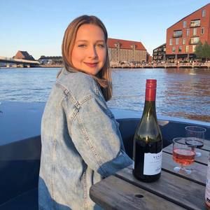 Meet your Posher, Annie